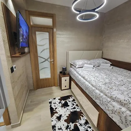 Ebra 76 Kraljevi Cardaci Apartment *