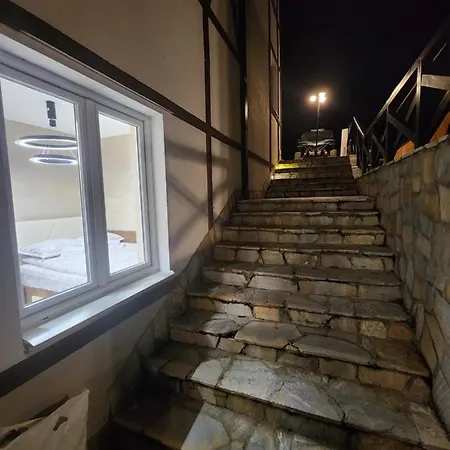 Ebra 76 Kraljevi Cardaci アパート