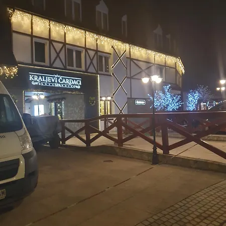 Ebra 76 Kraljevi Cardaci アパート